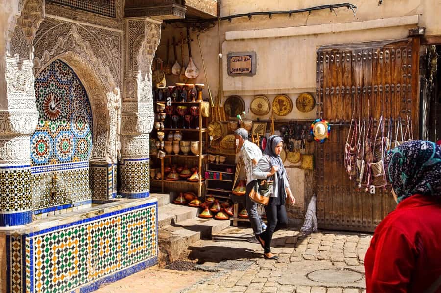 Casablanca to Fez: Scenic & Historical Day Trip with Lunch - Meeting your chauffeur in Casablanca