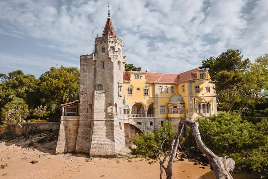 Cascais: Private & Flexible Walking Tour in Historic Center - Condes de Castro Guimarães and the museum quarter