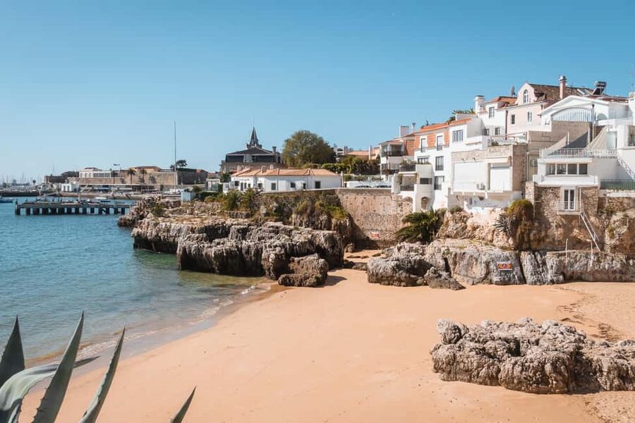 Cascais: Private & Flexible Walking Tour in Historic Center - Rainha Beach and the return to the station