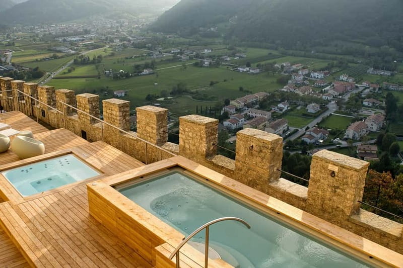 CastelBrando: Relax at a Spa inside an ancient castle - Entering CastelBrando by panoramic lift