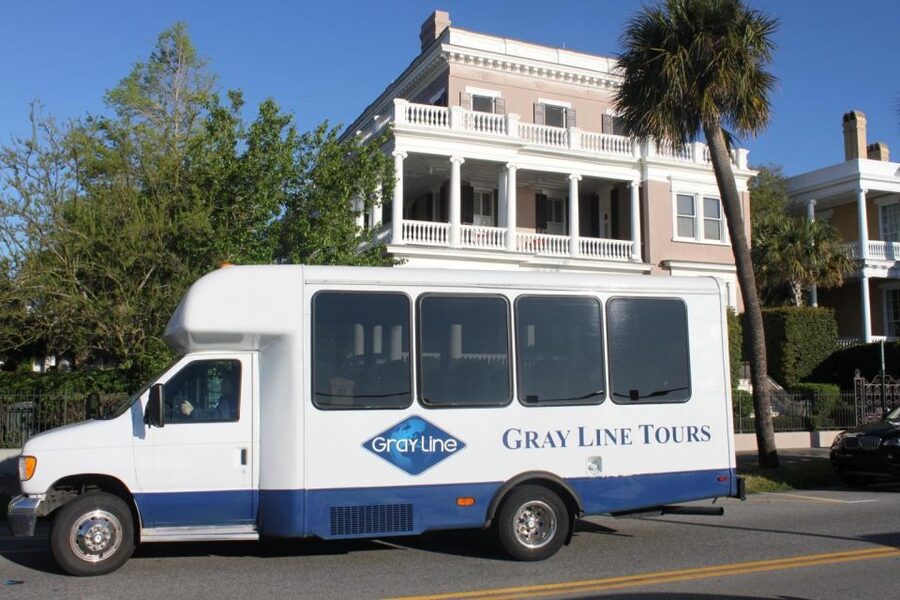 Charleston: Boone Hall & Historic City Tour Combo - Guides, commentary, and the tone of the tour