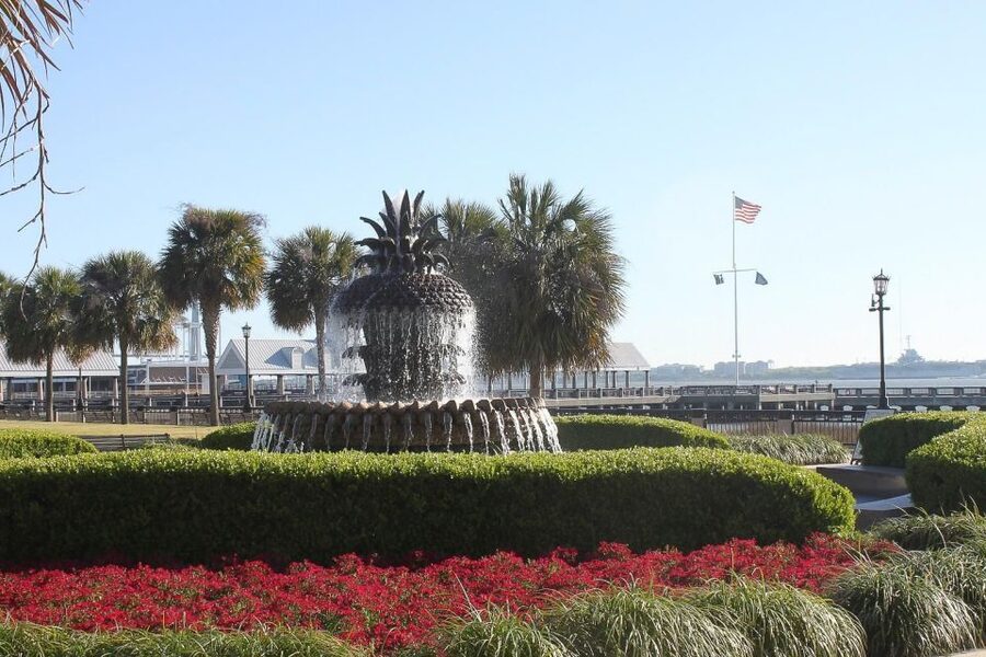 Charleston: Historic City Tour and Harbor Cruise - How the two guides compare