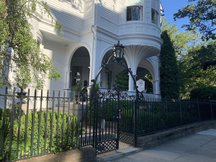 Charleston: Historical Walking Tour with Storytelling - Returning through the Four Corners of the Law
