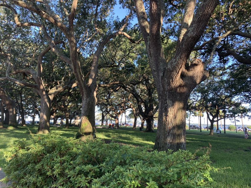 Charleston: Historical Walking Tour with Storytelling - The two included cultural stops