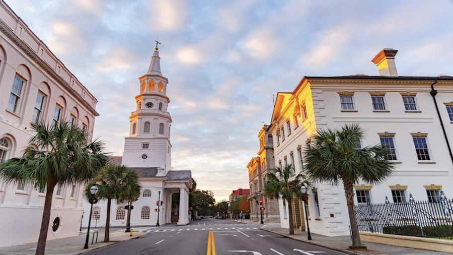 Charleston: History and Architecture Guided Walking Tour - The history is engaging, but know what you want covered