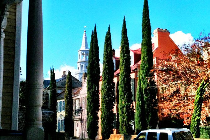 Charleston History Tour - Small Groups Only - History & Alleyways - Chalmers Street, the Pink House, and Charleston’s visual appeal
