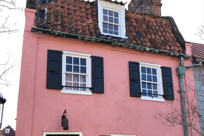 Charleston History Tour - Small Groups Only - History & Alleyways - Rainbow Row and the limits of postcard history