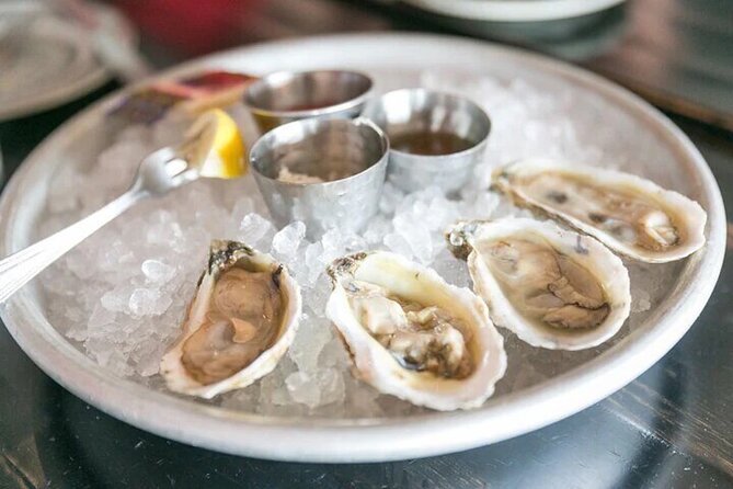 Charleston's Historic Downtown Food Tour - Pineapple Fountain and the meaning of hospitality