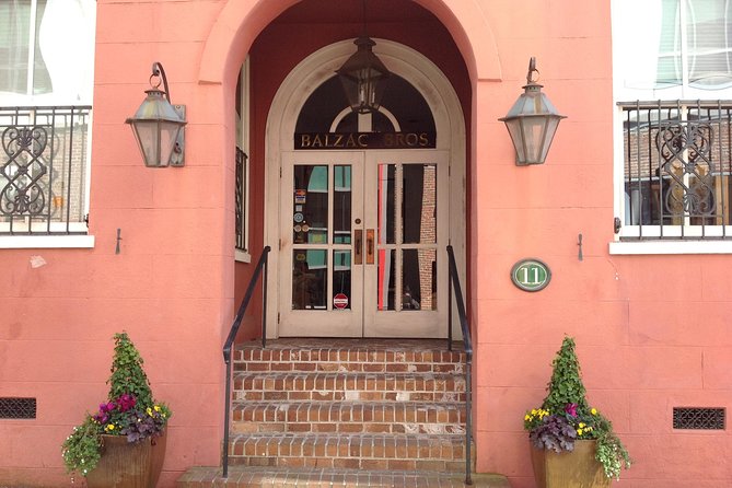Charleston’s Strong Women of the South History Tour - Larry’s storytelling is the main attraction