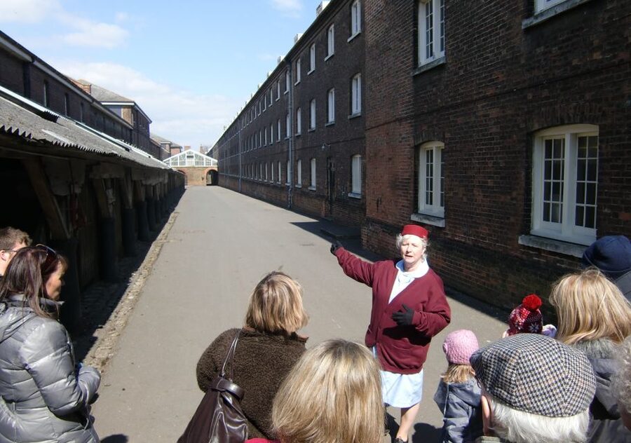 Chatham Historic Dockyard: Call the Midwife Tour - Who should book the Call the Midwife Tour?