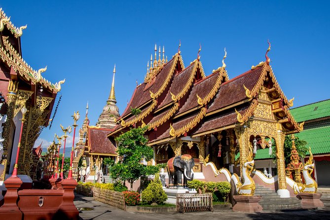Chiang Mai: Historic Old City Bike Tour - Morning or Night - Wat Chedi Luang and the City Pillar