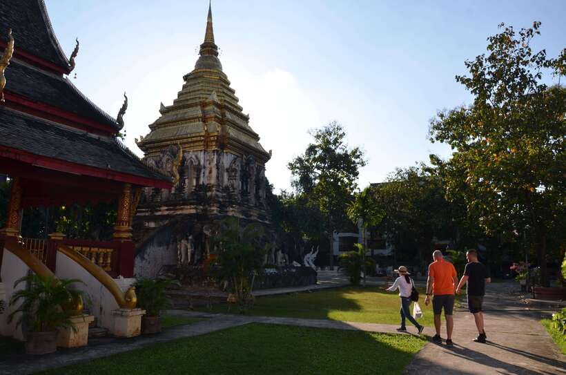Chiang Mai: Historic Temples and City Guided Walking Tour - Key points at a glance