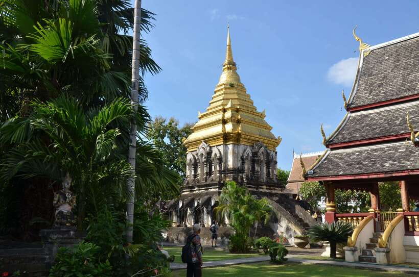 Chiang Mai: Historic Temples and City Guided Walking Tour - Three Kings Monument and Chiang Mai’s civic center