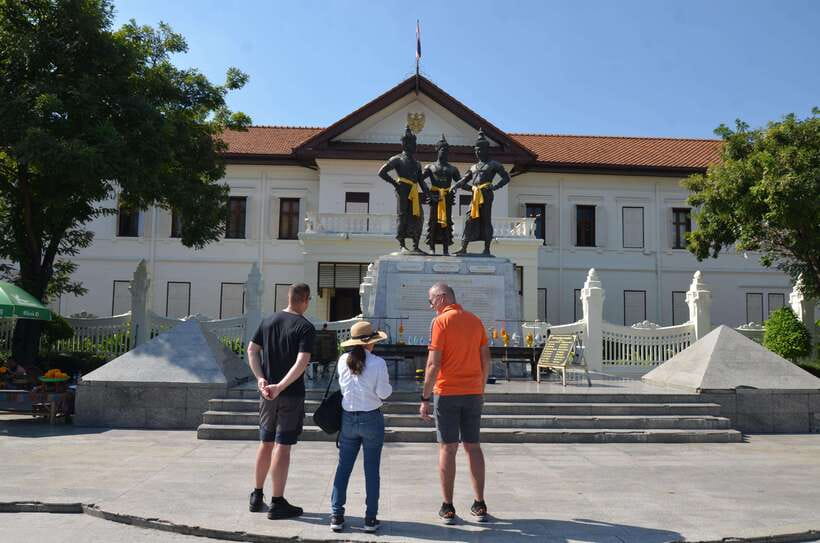 Chiang Mai: Historic Temples and City Guided Walking Tour - The guides are the heart of the experience