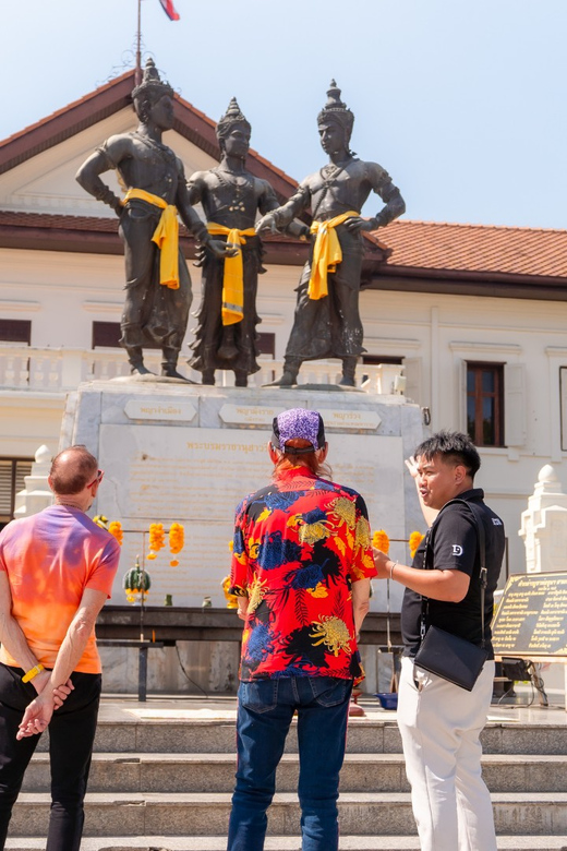 Chiang Mai: Historical and Culture Exploration Walking Tour - Wat Phra Singh and the Art of Lanna
