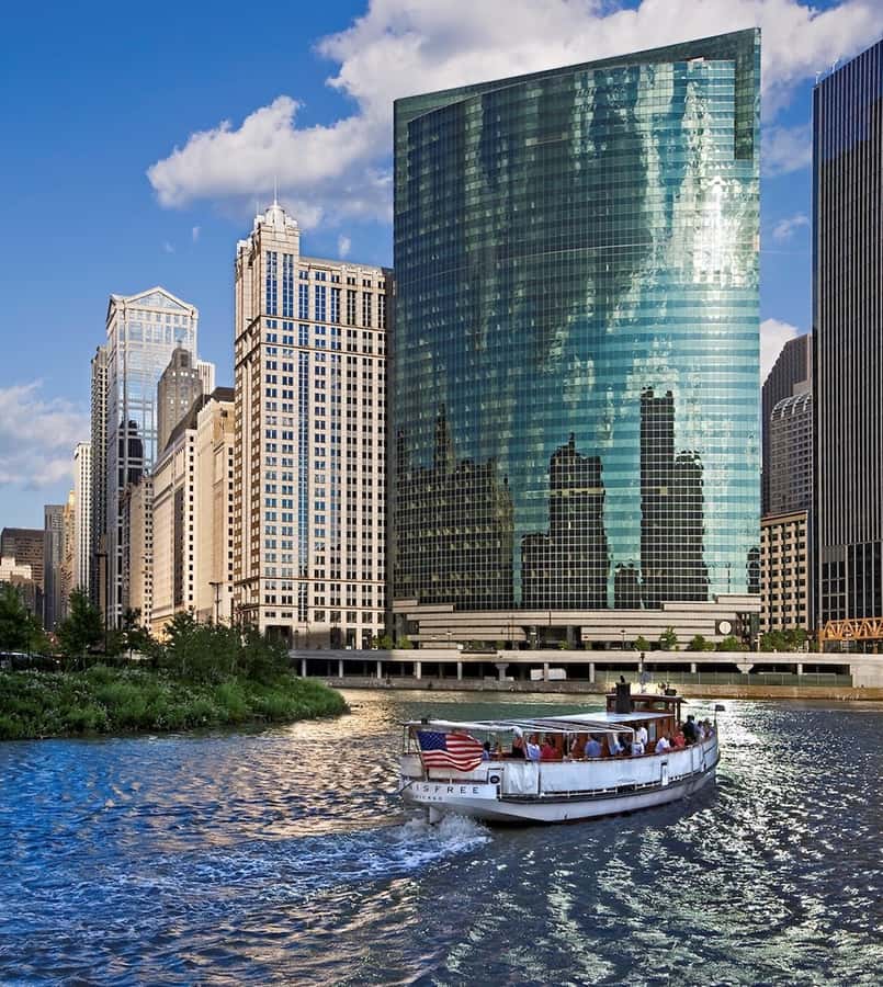 Chicago: Historic Architecture Chicago River Small Boat Tour - Key points at a glance