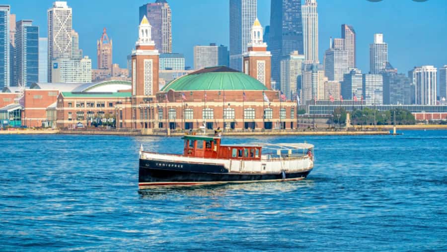 Chicago: Historic Architecture Chicago River Small Boat Tour - Why Chicago’s river is the right classroom