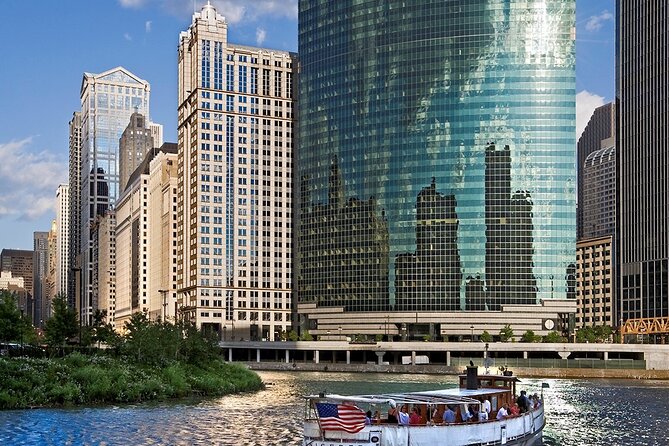Chicago River Architecture Tour Aboard a Historic Yacht - Boarding at 465 North McClurg Court