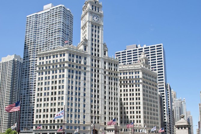 Chicago Walking Tour: Historic Treasures of Chicago - What the guides add to the experience