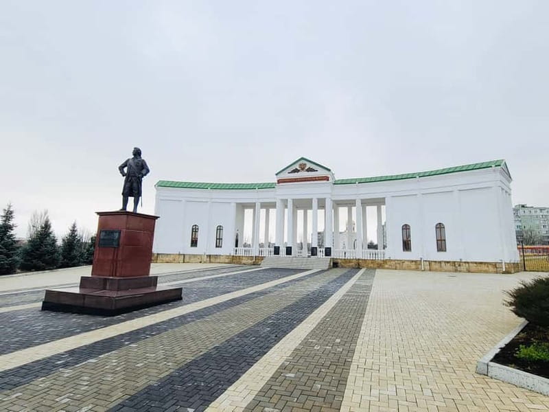 Chisinau: Discover Soviet Heritage of Transnistria - Lunch with Soviet-era flavor