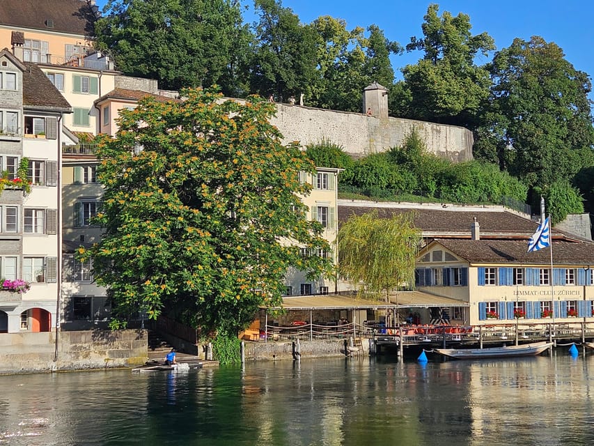 City tour historic old town Zurich - Stadtmauerkeller and Brunngasse