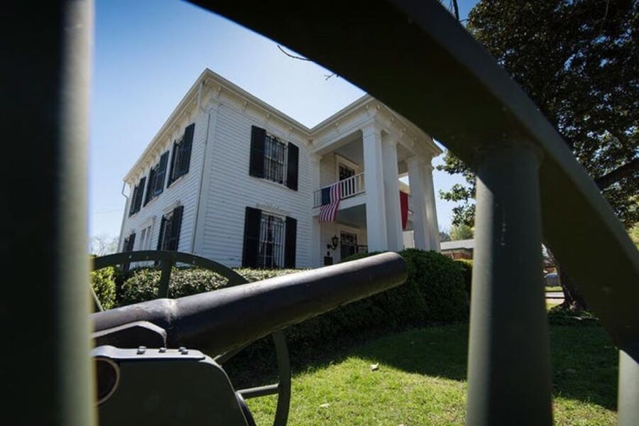 Civil War History Tour – The Battle of Franklin, Tennessee - Carnton Plantation expands the story beyond one house