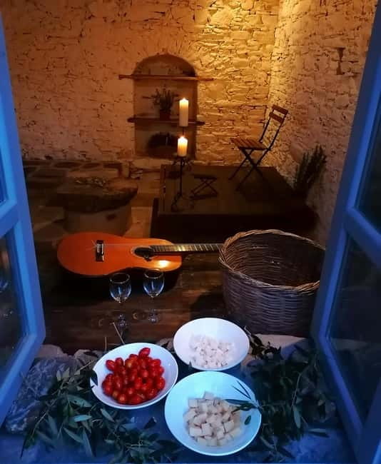Classical guitar concert in a historic olive press - Booking advice and final verdict