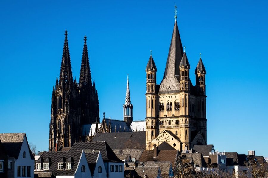 Cologne: Old Town Historical Walking Tour with GEO Epoche - Key points to know before booking