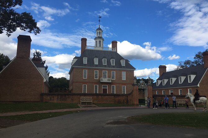 Colonial History Tour in Williamsburg Virginia - Starting at 430 E Duke of Gloucester Street
