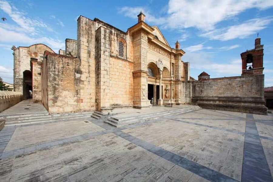 Colonial Zone: Historical Tour with a visit to the Columbus Lighthouse and Tres Ojos Park - Key points to know before you go