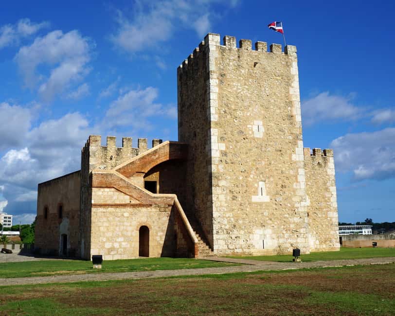 Colonial Zone: Historical Tour with a visit to the Columbus Lighthouse and Tres Ojos Park - Meeting points and practical details to confirm