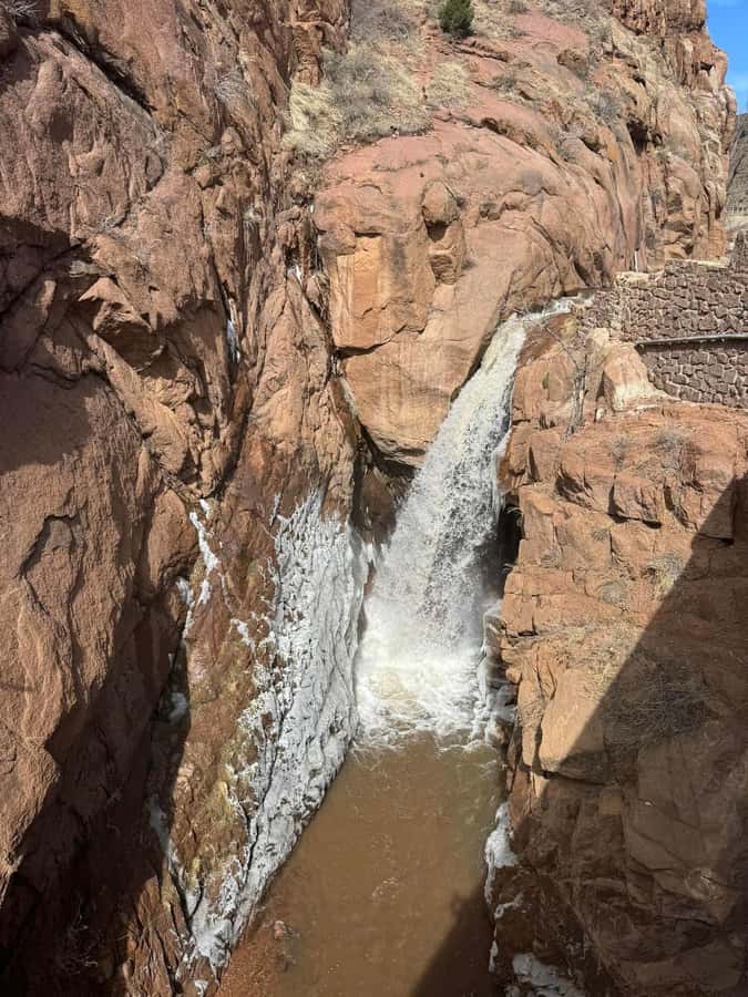 Colorado Springs: Garden of the Gods & Historic Town Tour - Rainbow Falls and the mineral spring stop