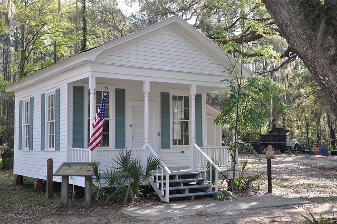 Daufuskie Island Guided History Tour from Hilton Head - Artisan shops and the quieter side of Daufuskie