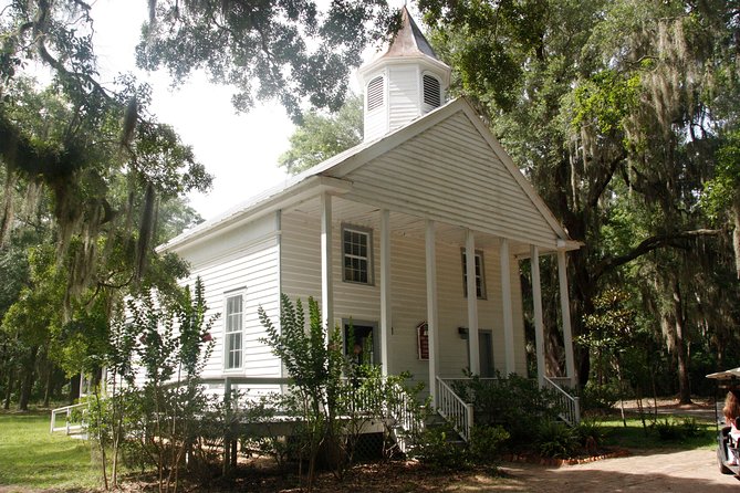 Daufuskie Island Guided History Tour from Hilton Head - Leaving Shelter Cove by boat