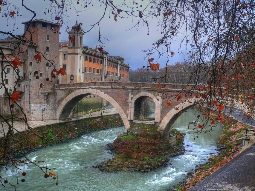 Day drinking in Rome - Scandalous Roman History - Key points to know before booking