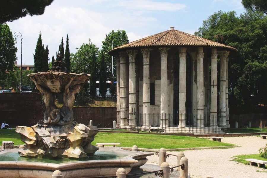 Day drinking in Rome - Scandalous Roman History - The Aventine Keyhole offers a quick visual reward