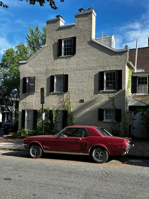 DC: Georgetown History & Architecture Tour with Local Guide - Kennedy stories, Martin’s Tavern, and Georgetown gossip
