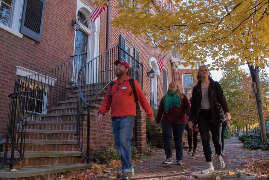 DC: Georgetown History & Architecture Tour with Local Guide - Old Stone House and the evidence in the walls
