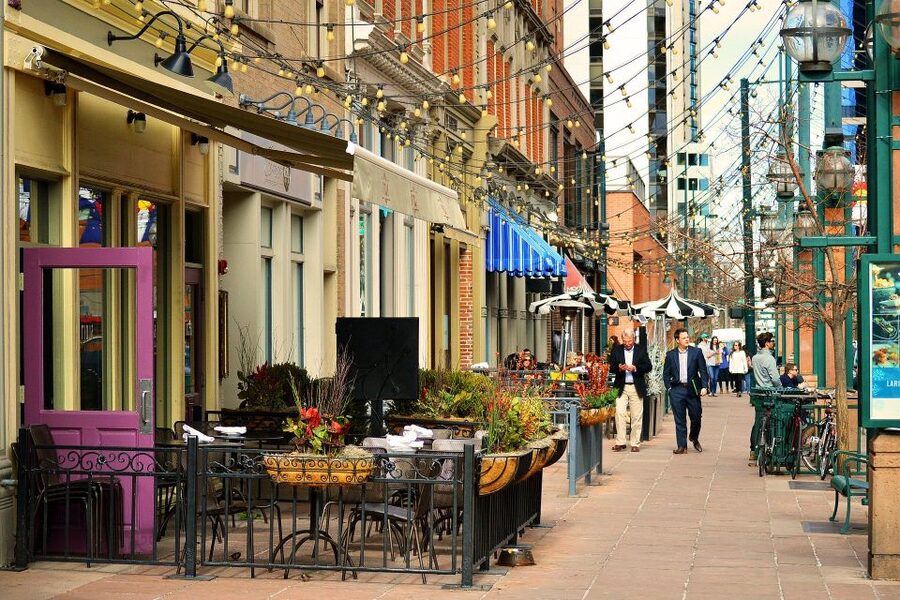 Denver: City Highlights and History Walking Tour - The 16th Street Mall and downtown connections
