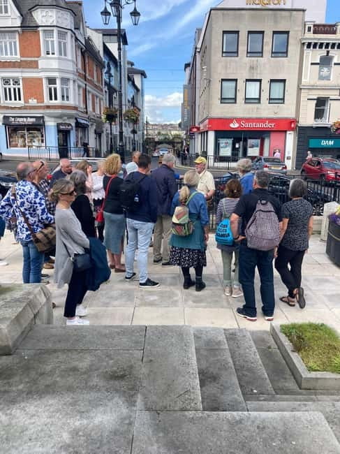Derry: McCrossan’s Public Walking Tour of the Historic City - Who should take this walking tour?