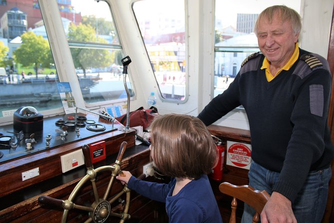Derwent River Historic Harbour Cruise From Hobart - What the commentary adds