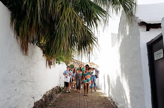 Discover St. George's History Walking Tour - King’s Square connects the town’s main stories