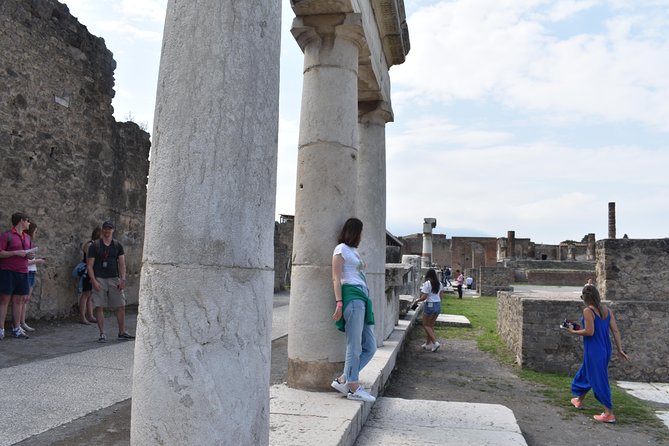 Discover the Ancient Ruins of Pompeii: Day Trip from Rome - Naples traffic and the extra stops
