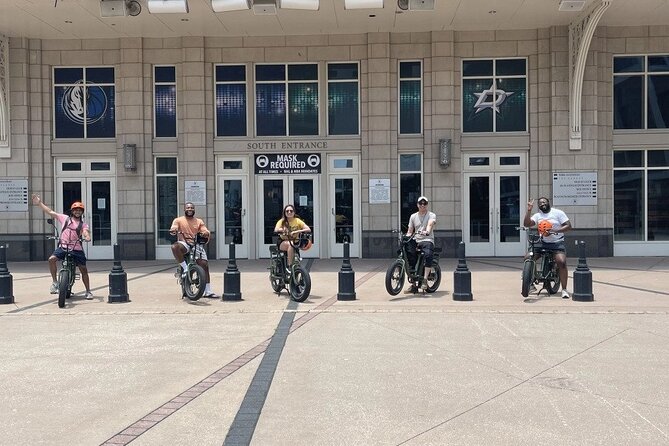 Downtown Dallas Sightseeing & History 2 Hour E-Bike tour - E-bikes, safety, and physical demands