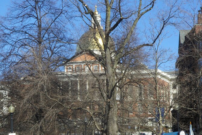Downtown Freedom Trail Walking Tour - History & Architecture - Faneuil Hall and Quincy Market set the scene
