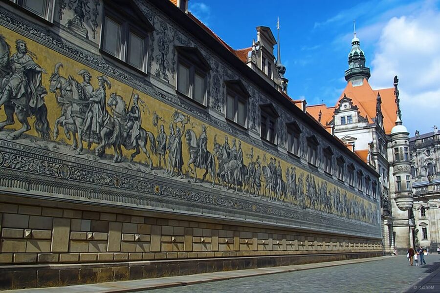 Dresden: Guided Beer Tour of the Historic Old City - Neumarkt and the Frauenkirche