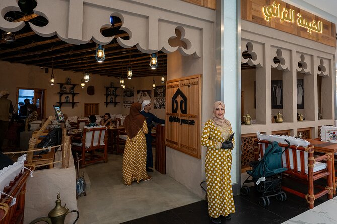 Dubai: Abu Dhabi Trip with Lunch at Al Khayma Heritage Restaurant - What the guides add to the experience