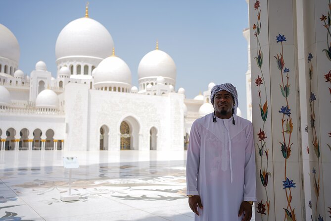 Dubai: Abu Dhabi Trip with Lunch at Al Khayma Heritage Restaurant - The Dubai pickup and the long road south