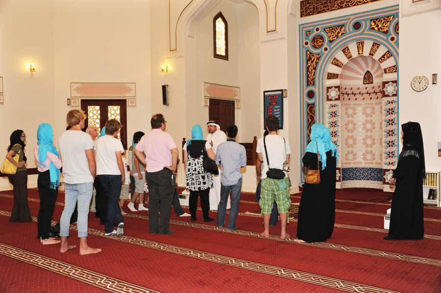 Dubai: Al Fahidi Historical District Heritage Tour - Entering the Ruler’s Court Mosque