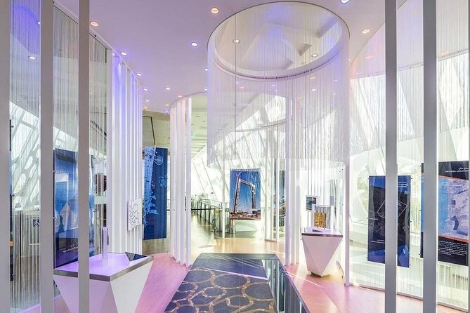 Dubai: Dubai Frame Where Heritage Meets Modernity - The glass elevator and the 75-second ride